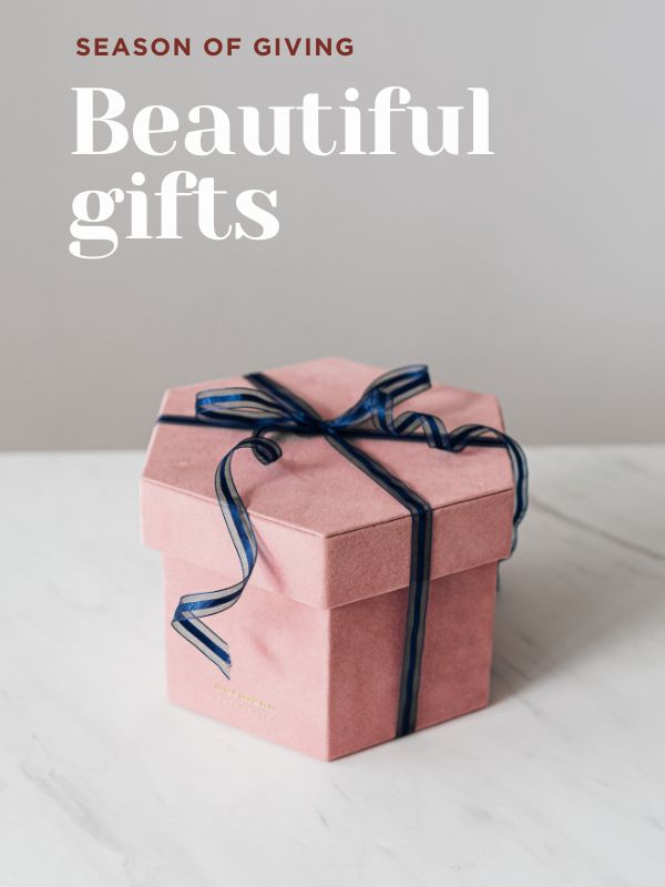 discover-the-most-beautiful-gifts-in-the-cosmetics-house